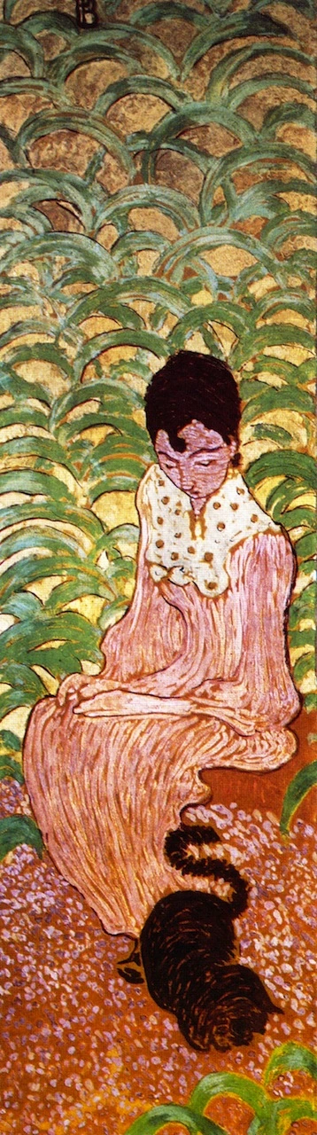 淡い桃色の服を着た女性が座り、足元には黒い猫がいます。